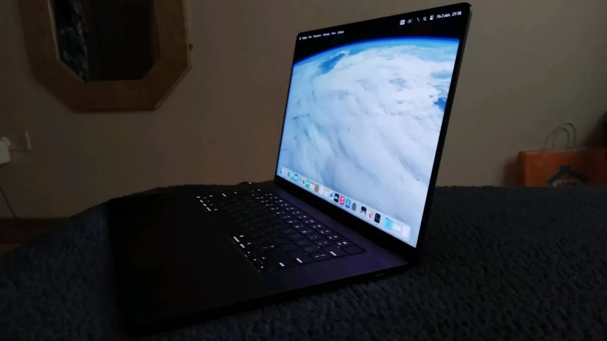 MacBook Pro M3 Pro 16" - Image 1