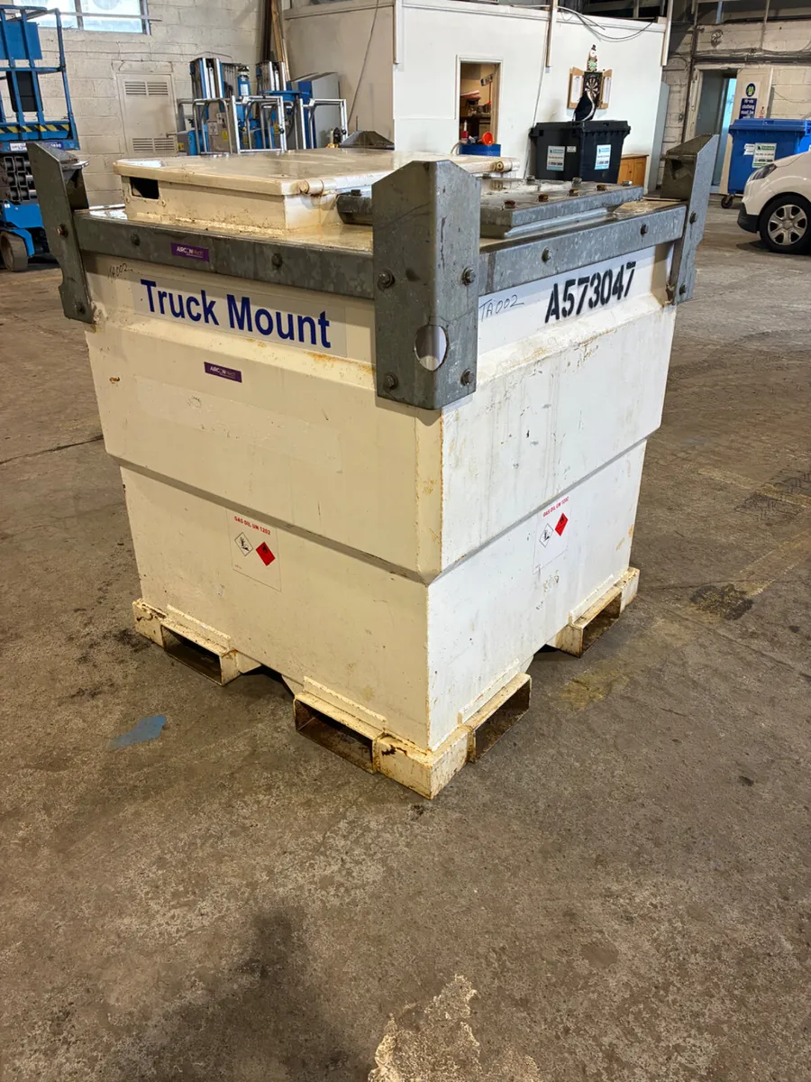 western diesel  bowser - Image 3