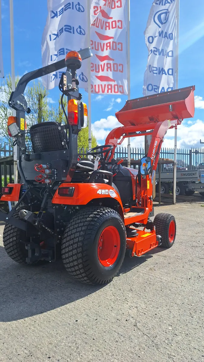 Kubota B261 compact tractor - Image 3