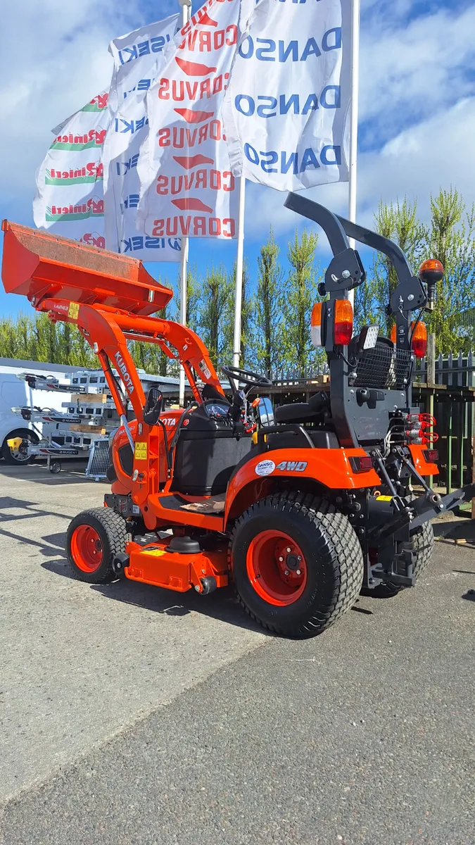 Kubota B261 compact tractor - Image 4