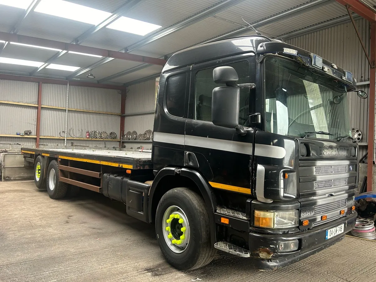 2004 Scania 94D 300 6x2 Tag axle - Image 1