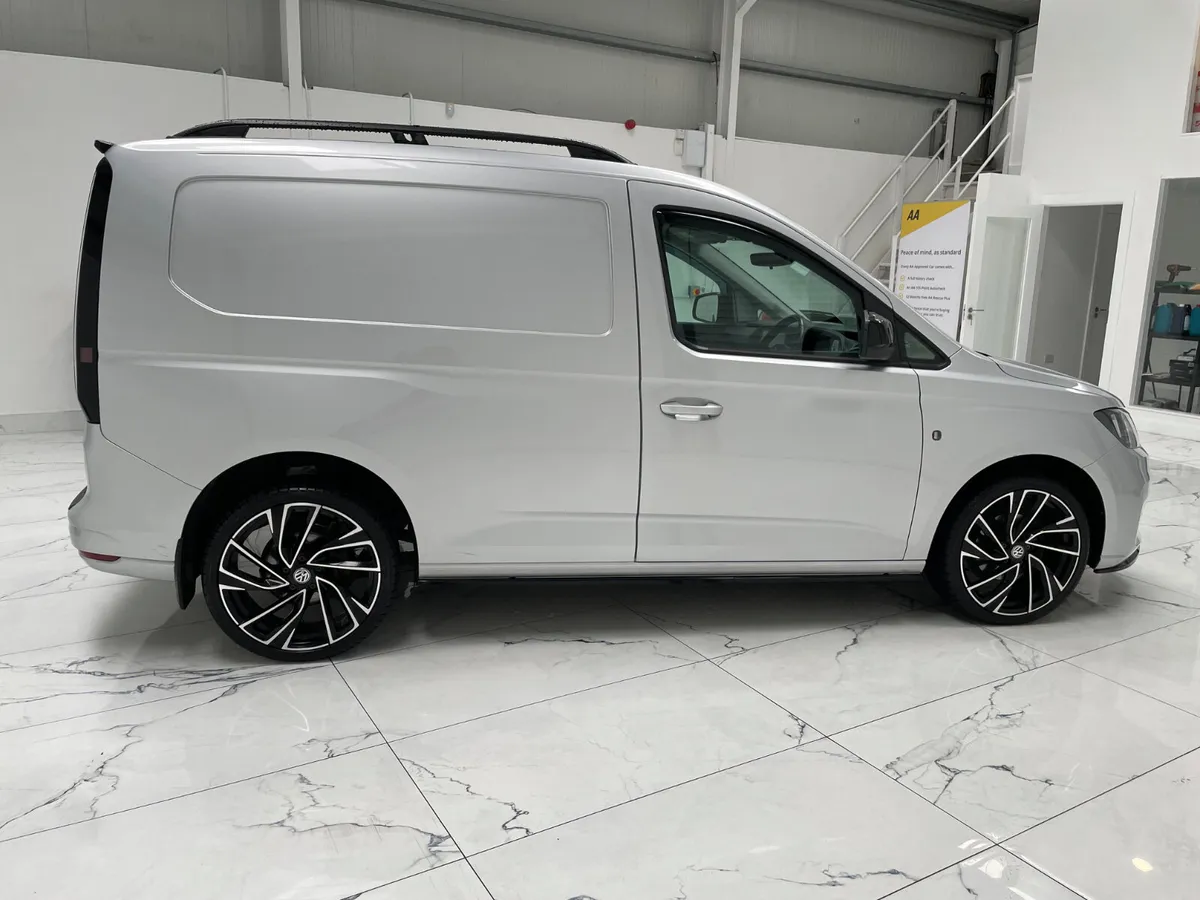 Volkswagen Caddy 2023 - Image 2
