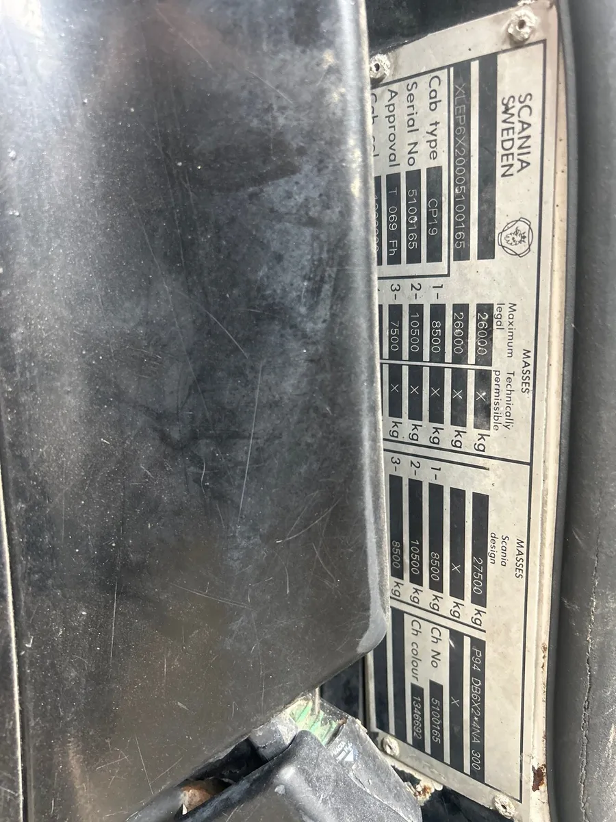 2004 Scania 94D 300 6x2 Tag axle - Image 4