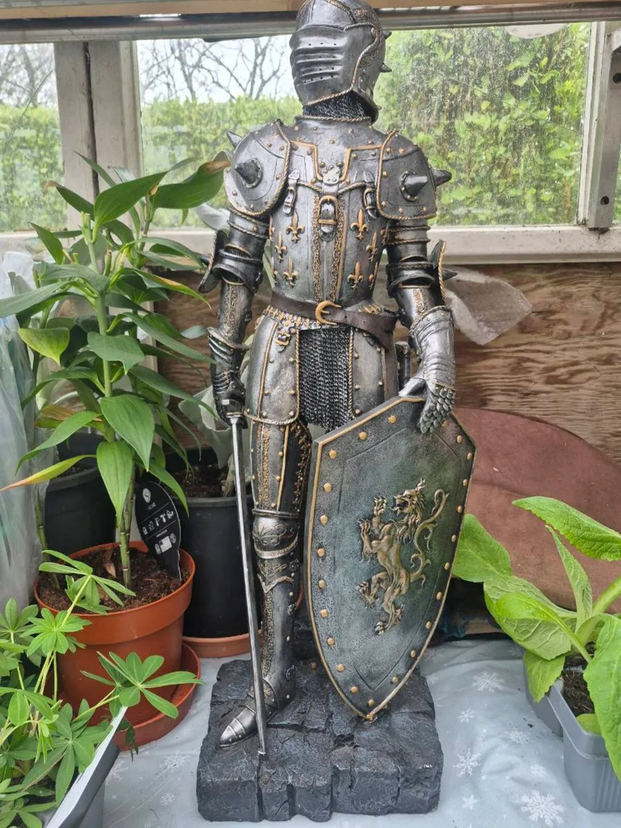 Large Medieval Knight Statue – 70cm - Image 1