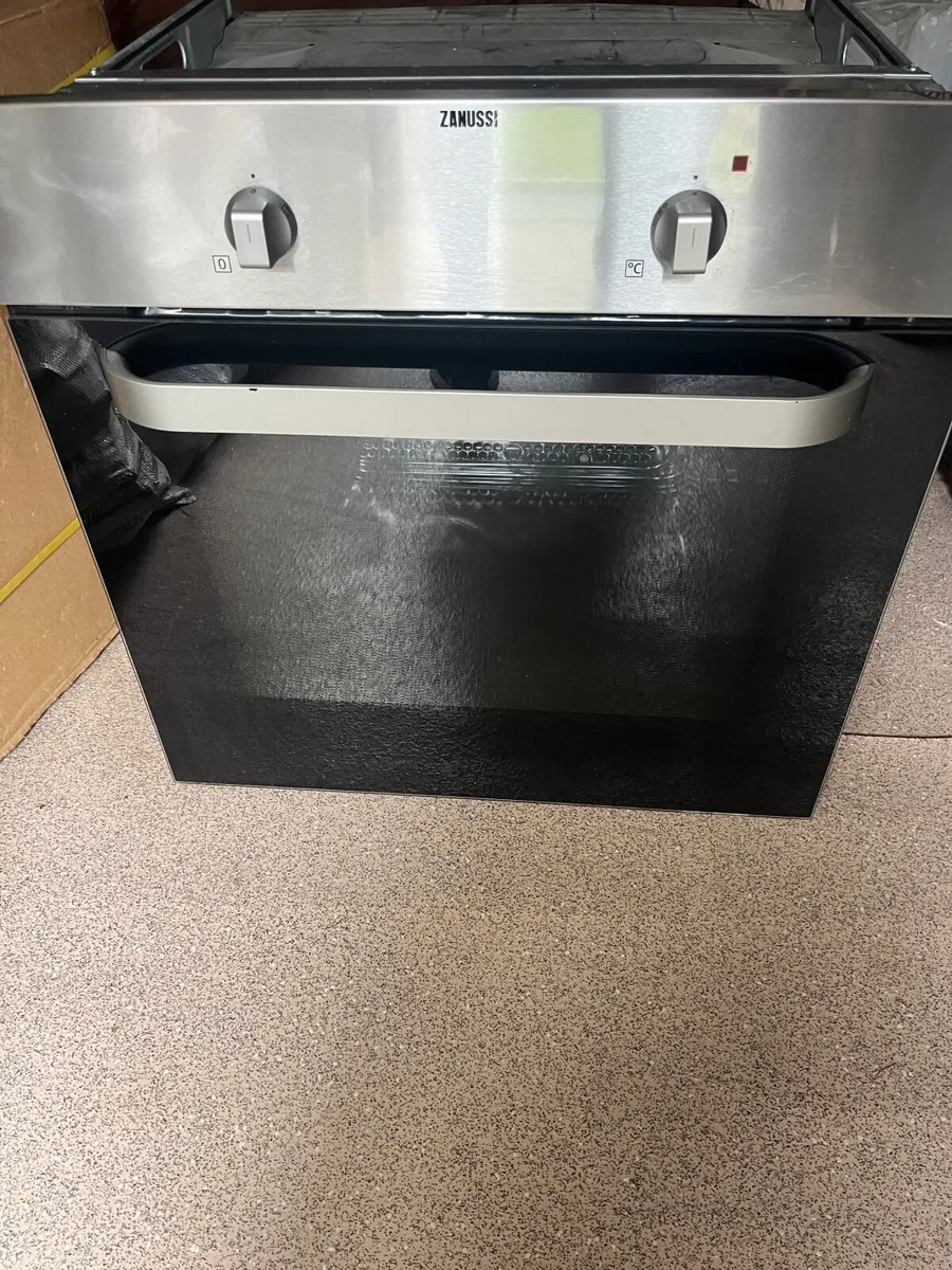 Zanussi electric oven - Image 4