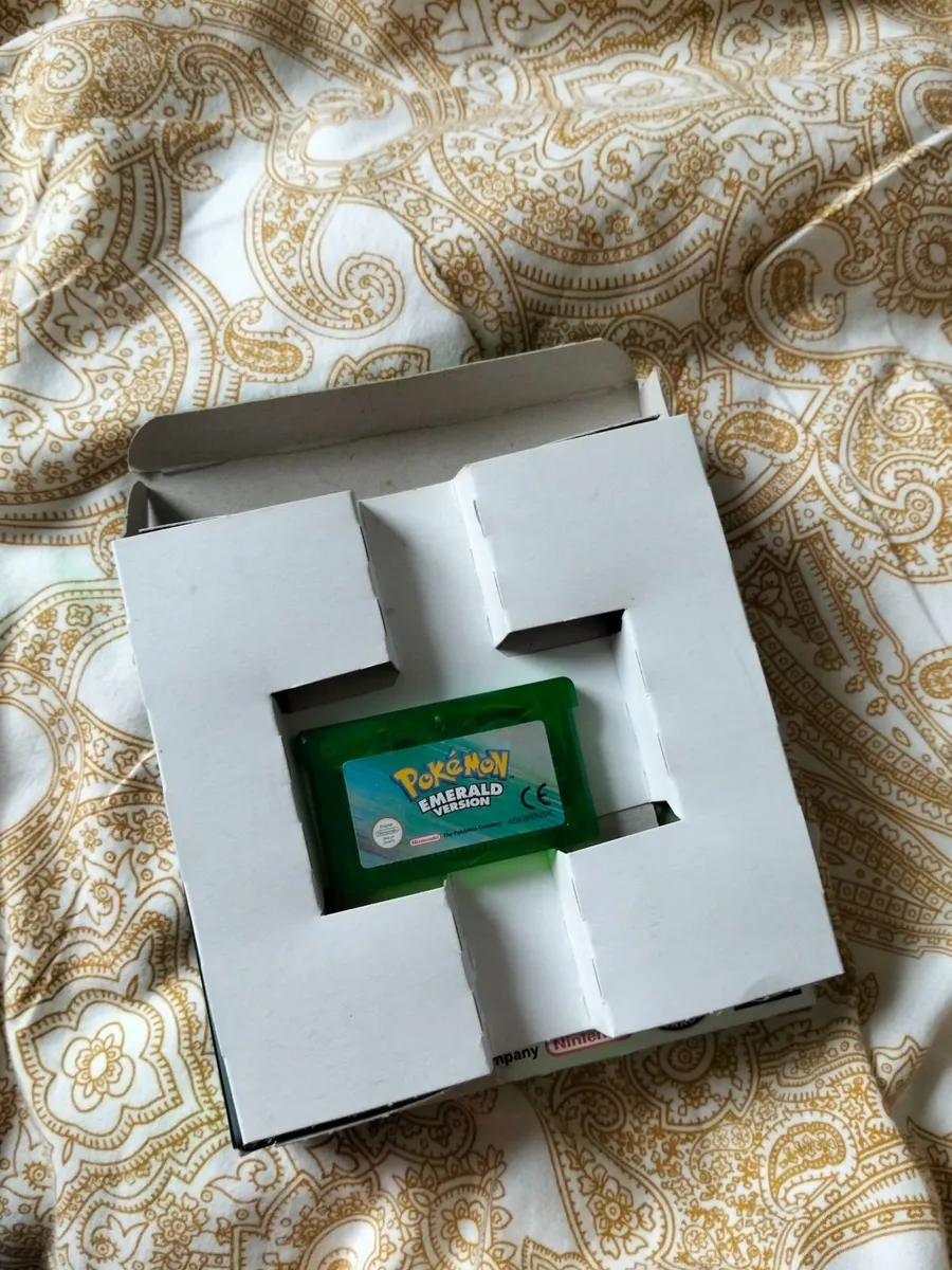 Pokemon Emerald - Gameboy advance - Image 2
