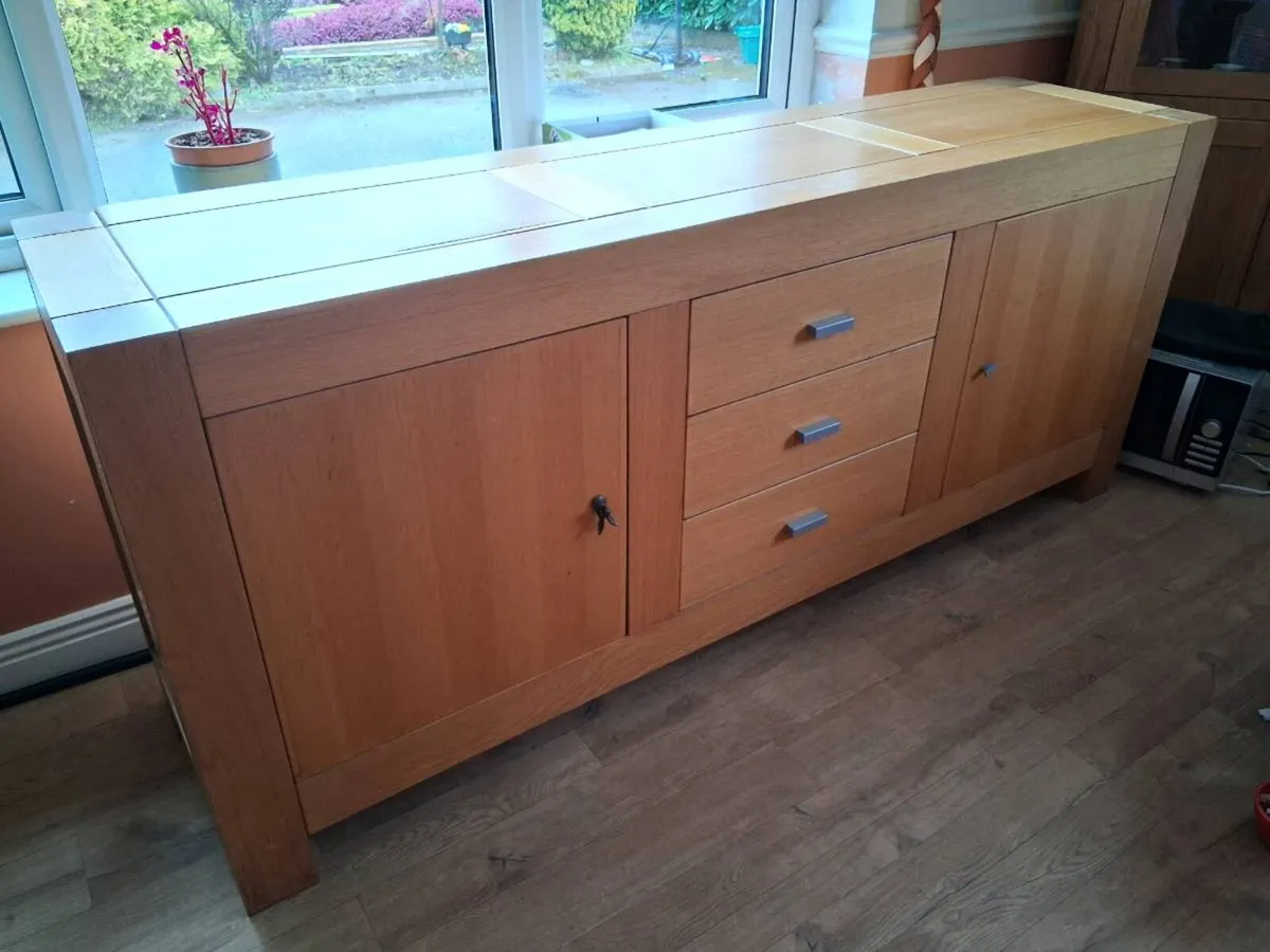 Side board - Image 1