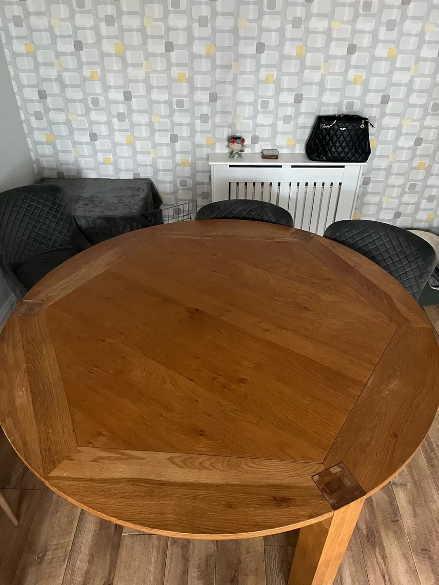 Solid Oak Table - Image 1