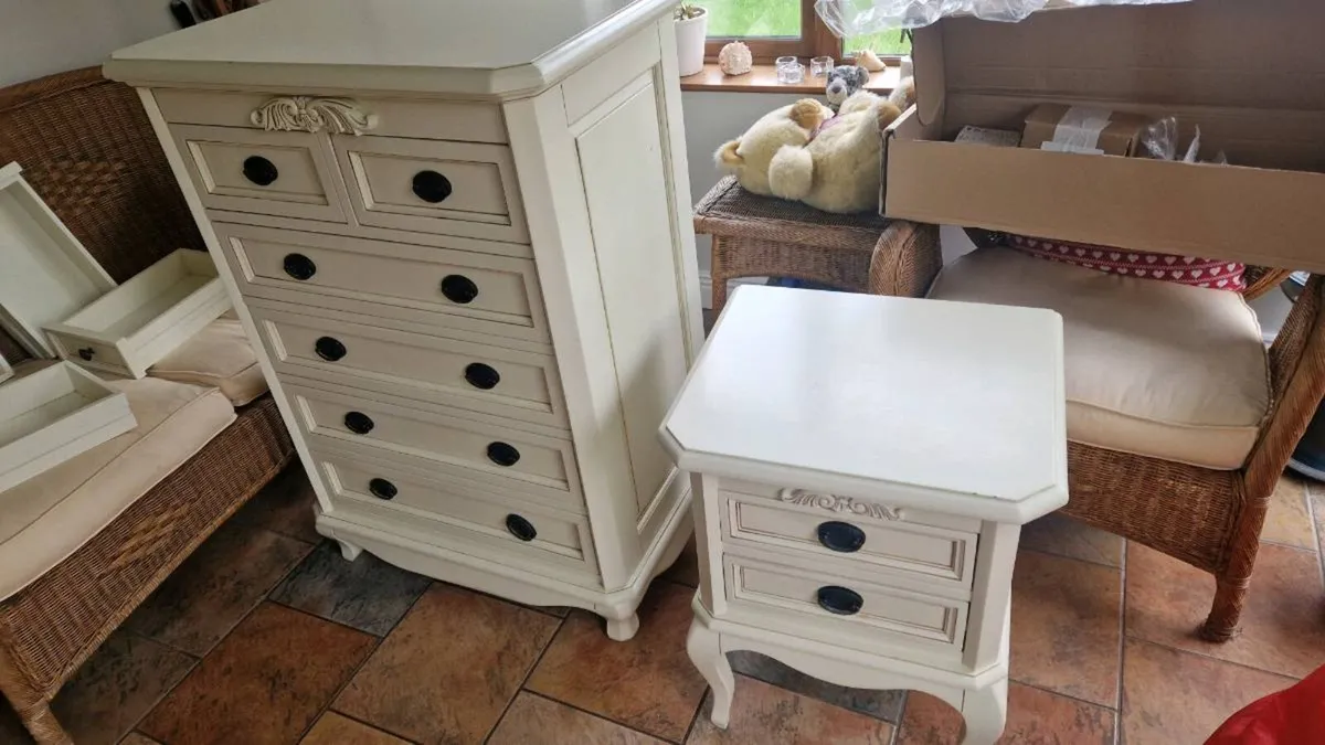 Set of bedroom Furniture - Image 2