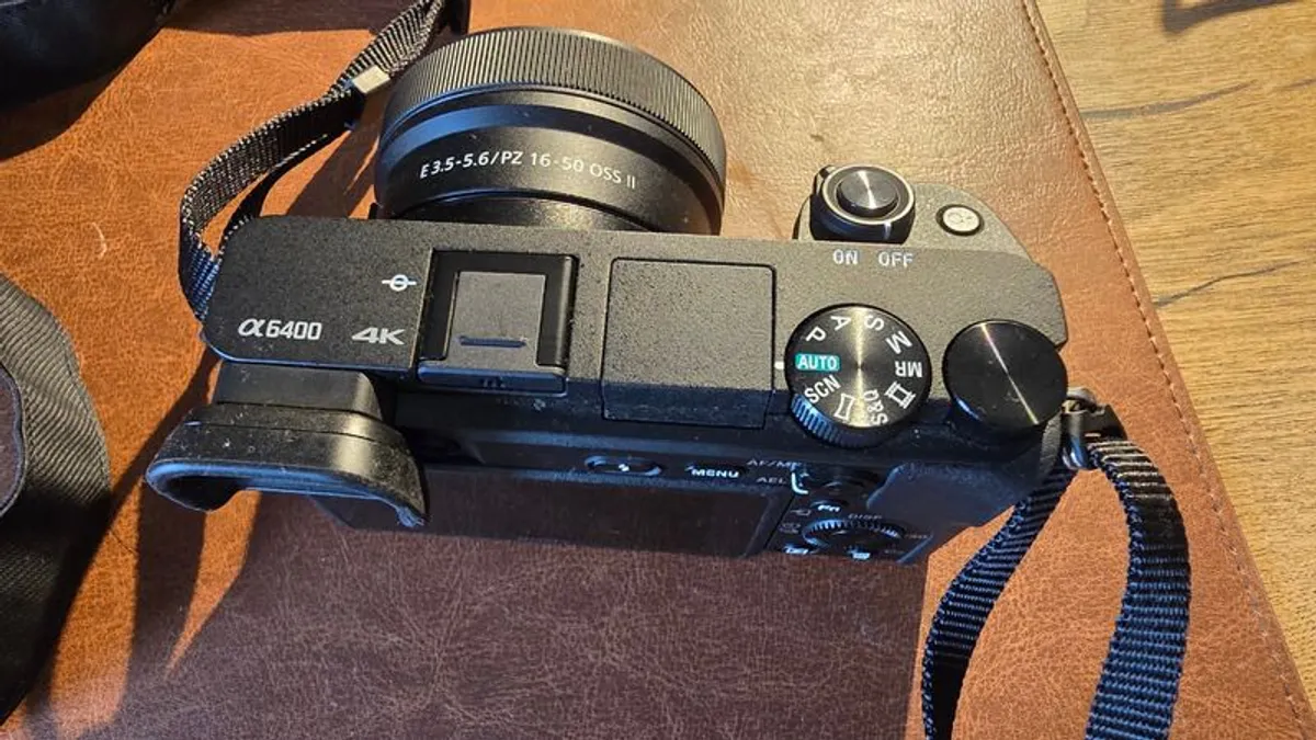 Sony A6400 Mirrorless + 16-50mm Kit Lens | (Low Shutter Count!) - Image 3