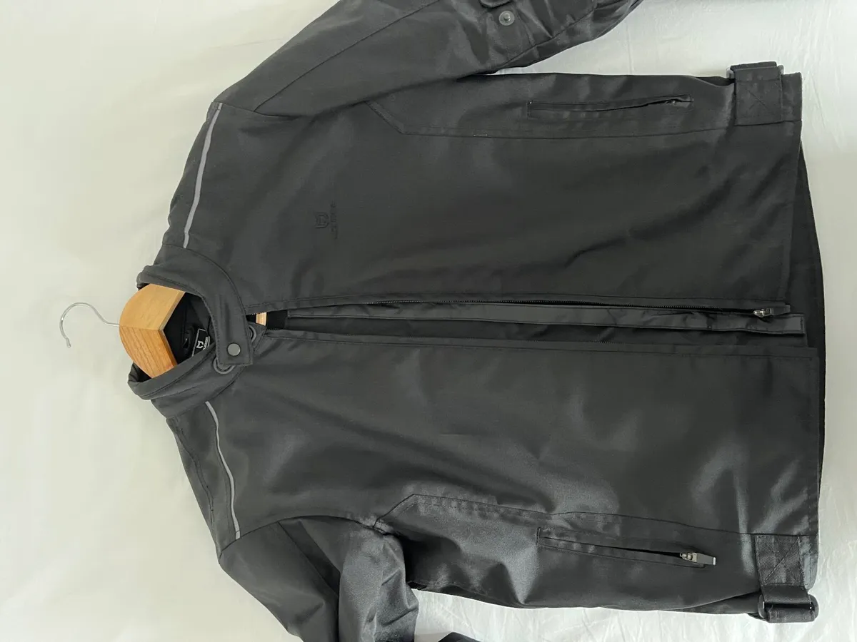 Motorcycle jacket