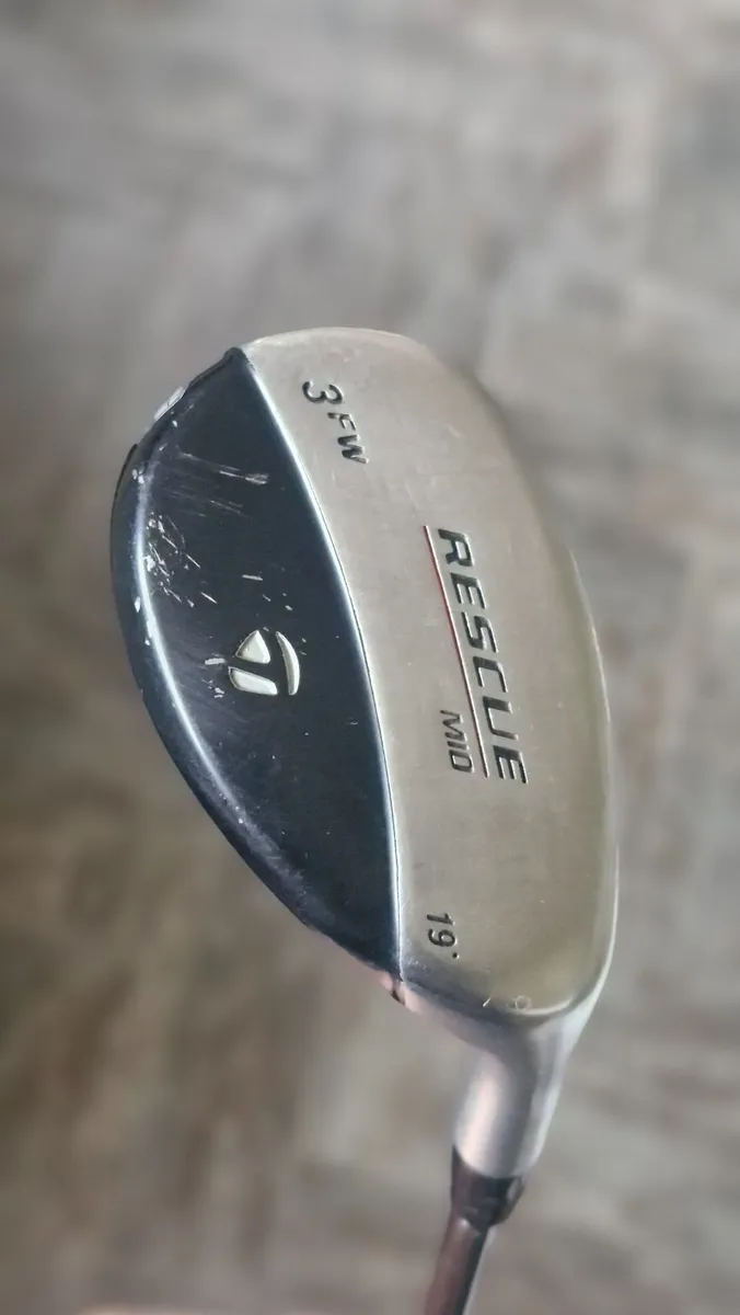 Taylormade Rescue 3fw. 19 degree with stiff shaft - Image 1