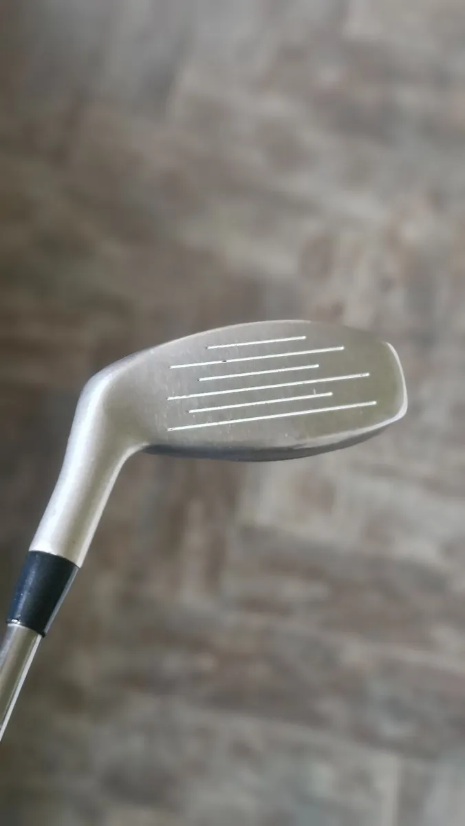 Taylormade Rescue 3fw. 19 degree with stiff shaft - Image 2