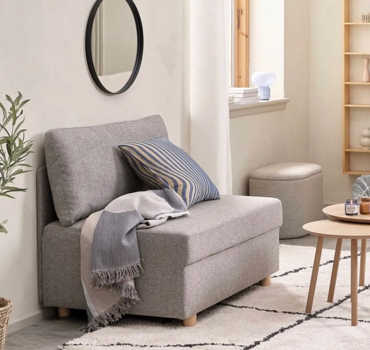 Grey sofa bed - Image 1
