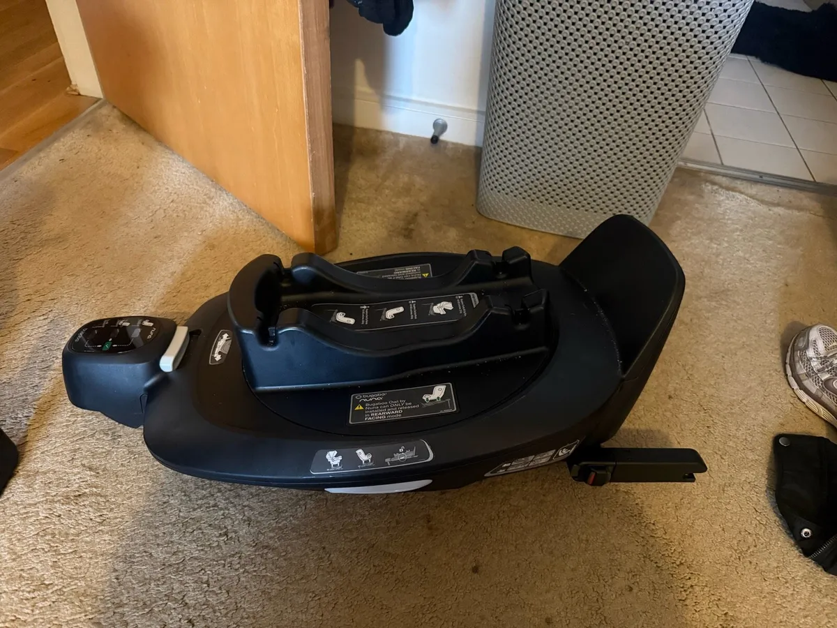 Car seat and base - Image 3