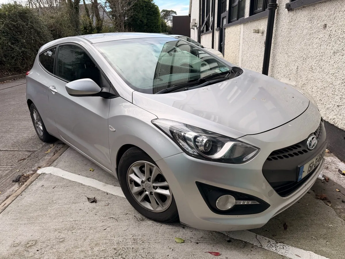Hyundai i30 2015 - QUICK SALE €2500 ONO - Image 1