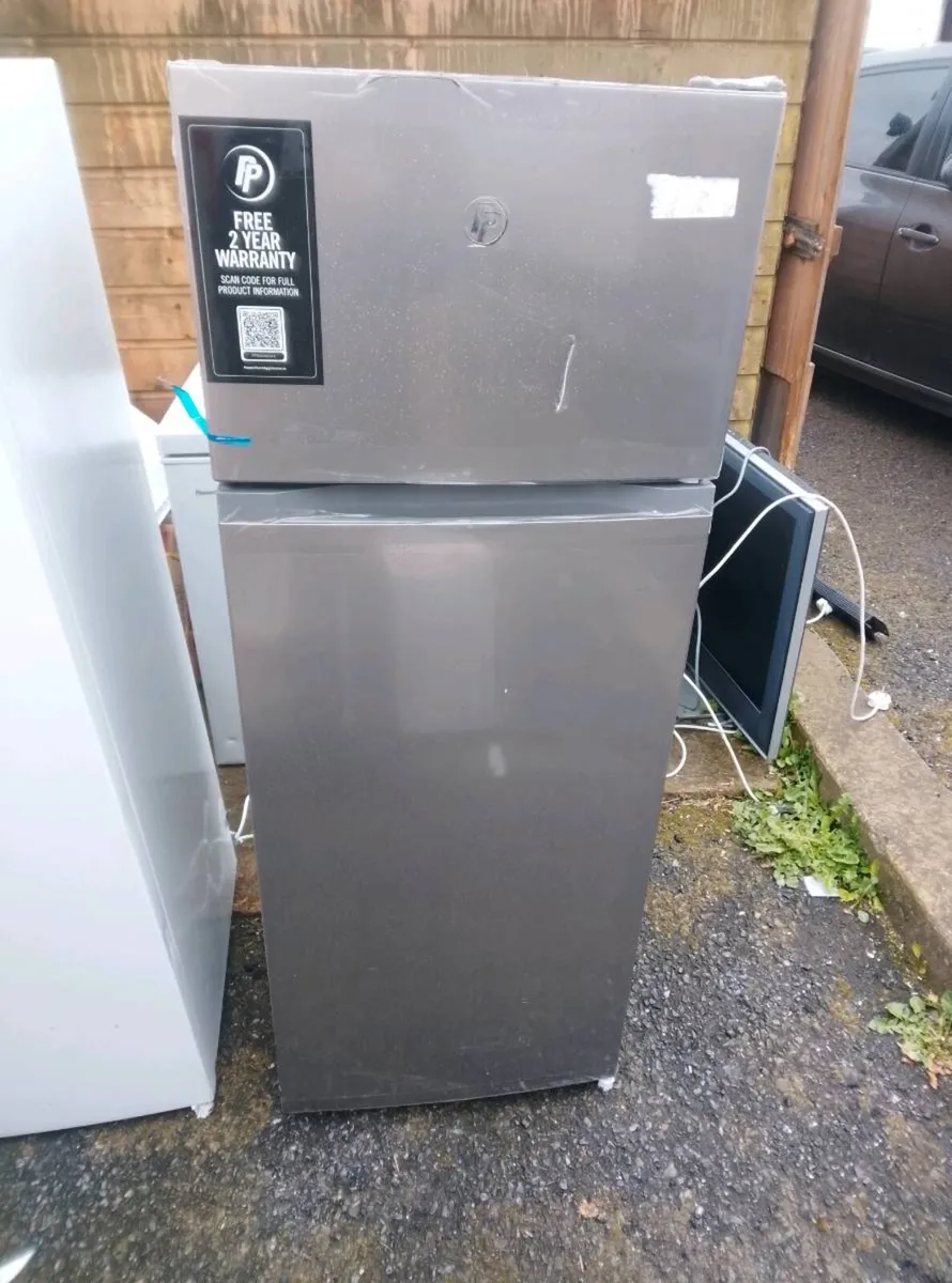 PowerPoint fridge freezer - Image 1