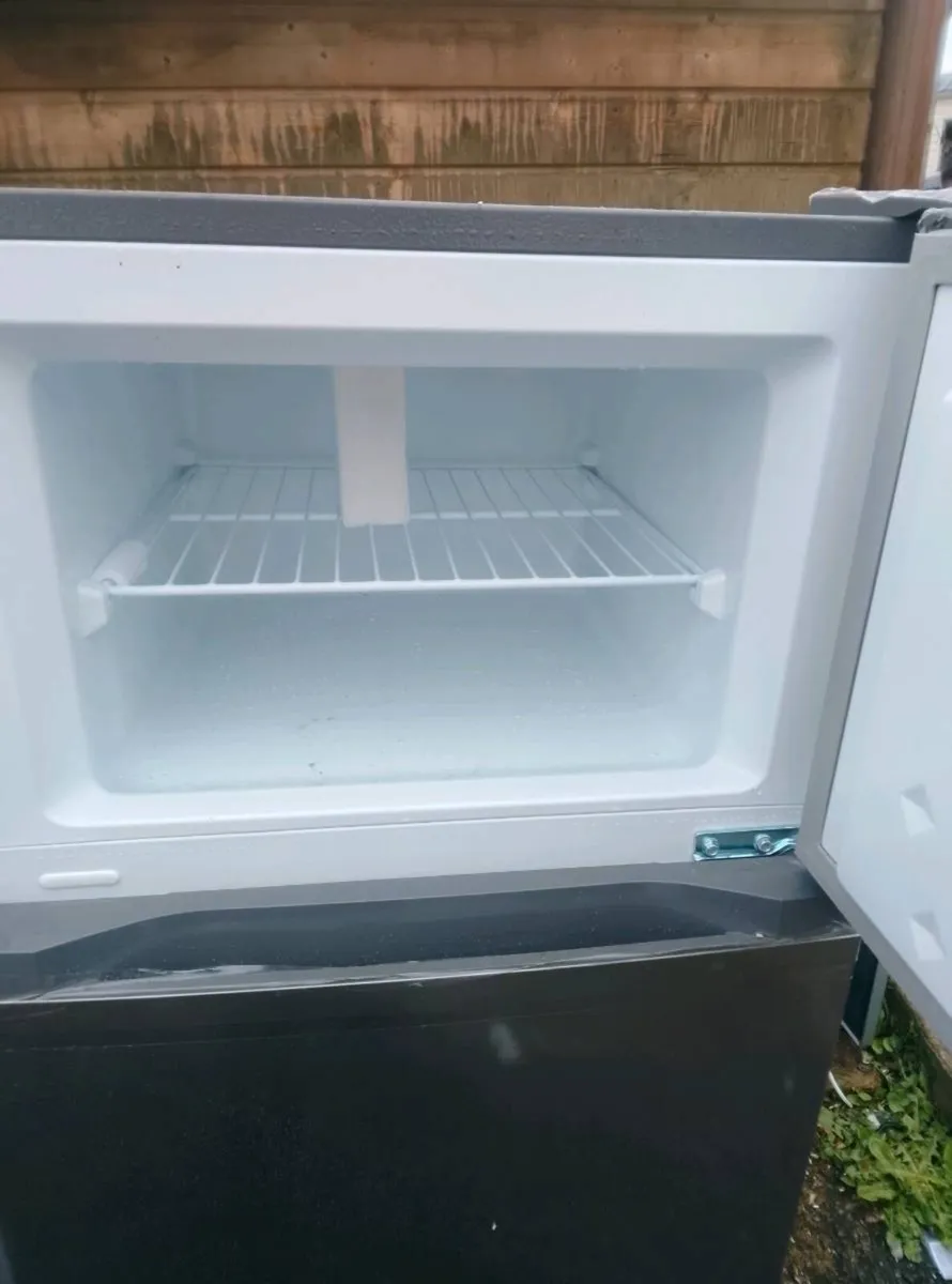 PowerPoint fridge freezer - Image 3