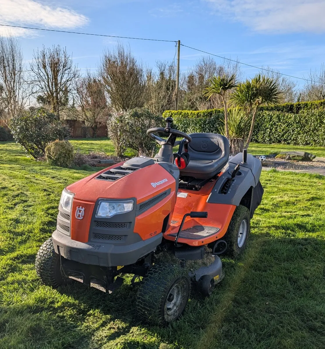 Husqvarna TC 38 ride-on mower - Image 1