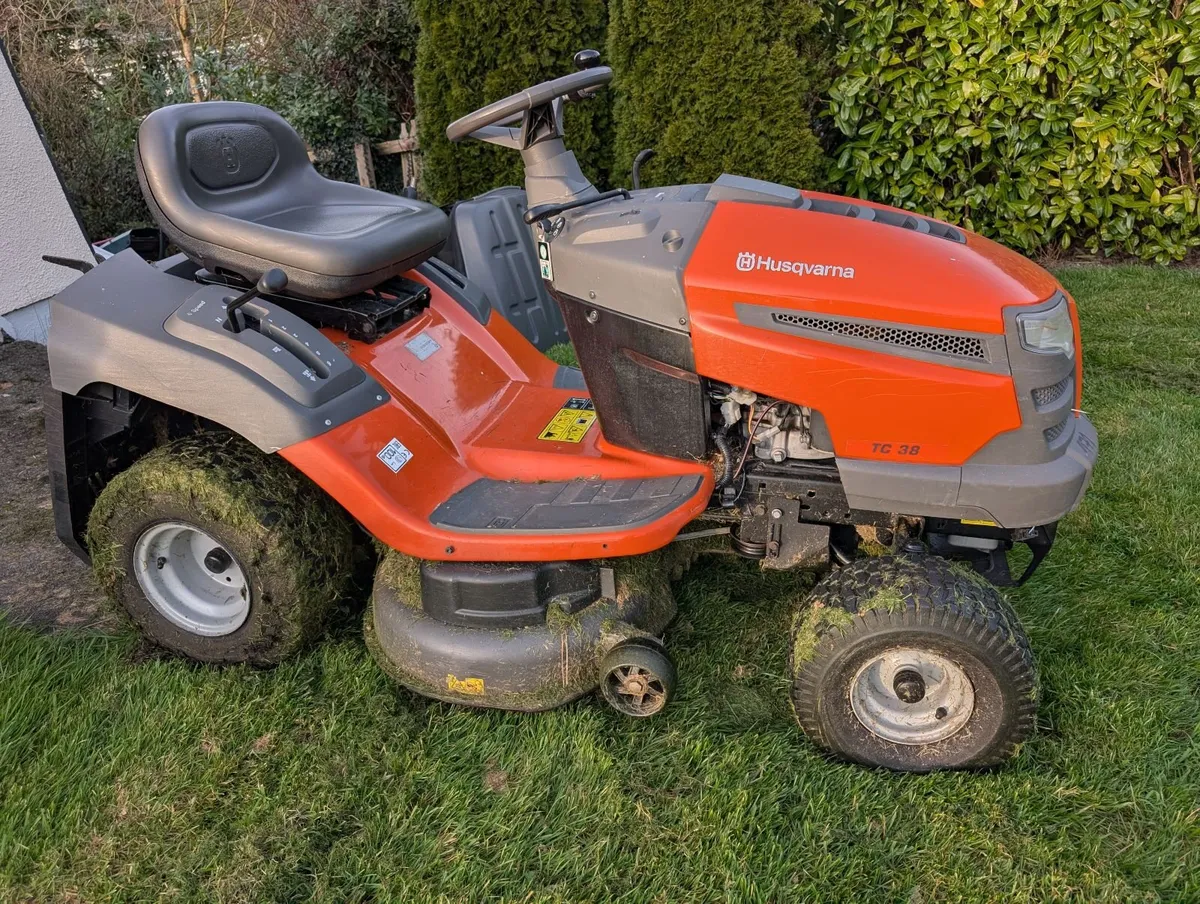 Husqvarna TC 38 ride-on mower - Image 4