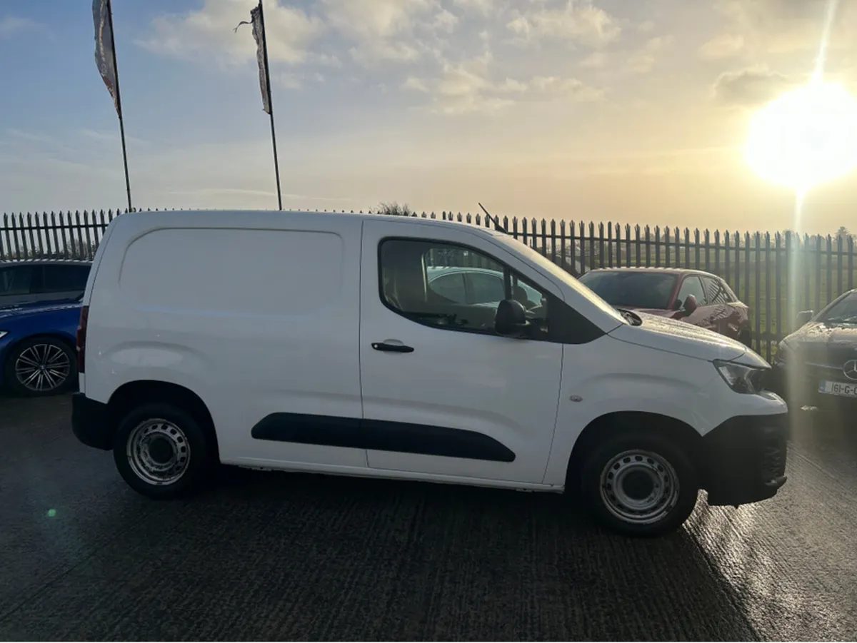 Peugeot Partner ACCESS 1.5 HDI 75 PANE PANELLED 6. - Image 3
