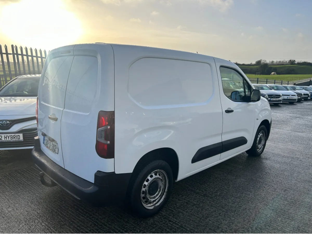 Peugeot Partner ACCESS 1.5 HDI 75 PANE PANELLED 6. - Image 4