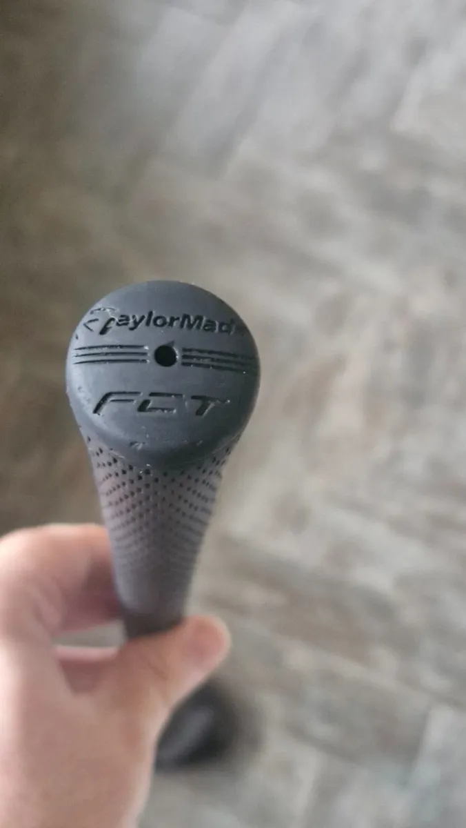 Taylormade R9 460 Driver with Regular Shaft - Image 2