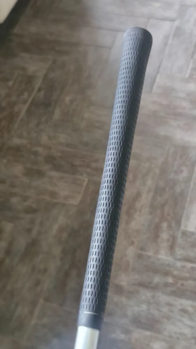 Taylormade R9 460 Driver with Regular Shaft - Image 3