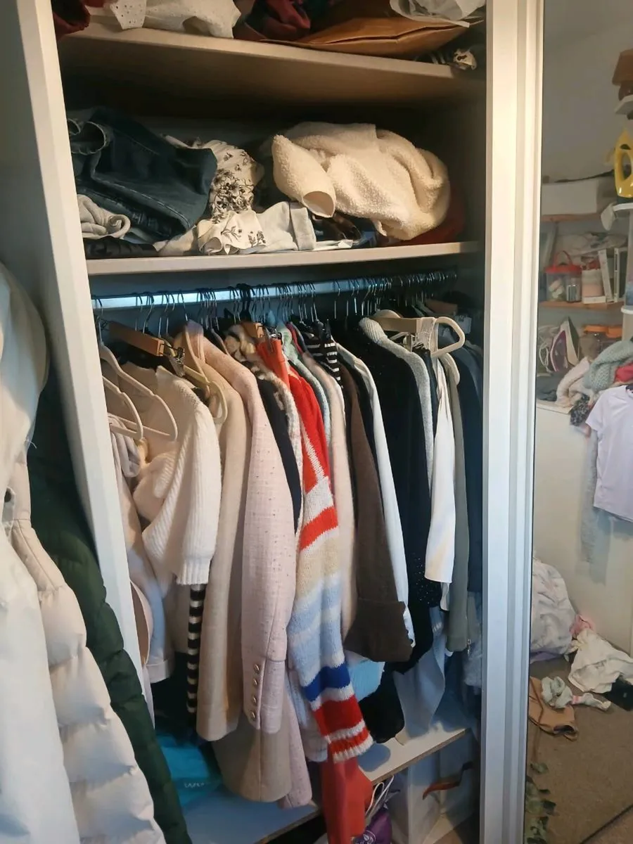 Sliding wardrobe - Image 1