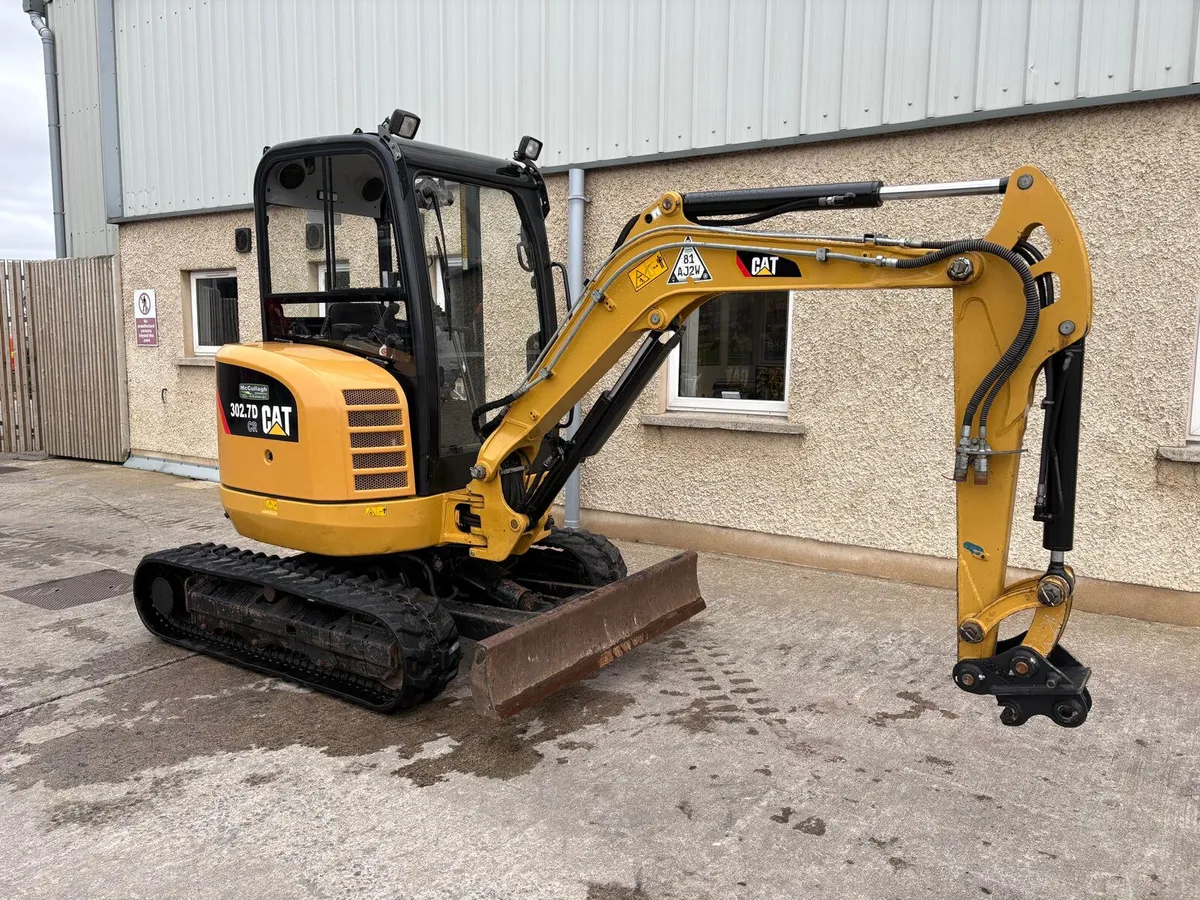 2014 CAT 302.7D 2.7 Tonne Mini Digger - Image 1