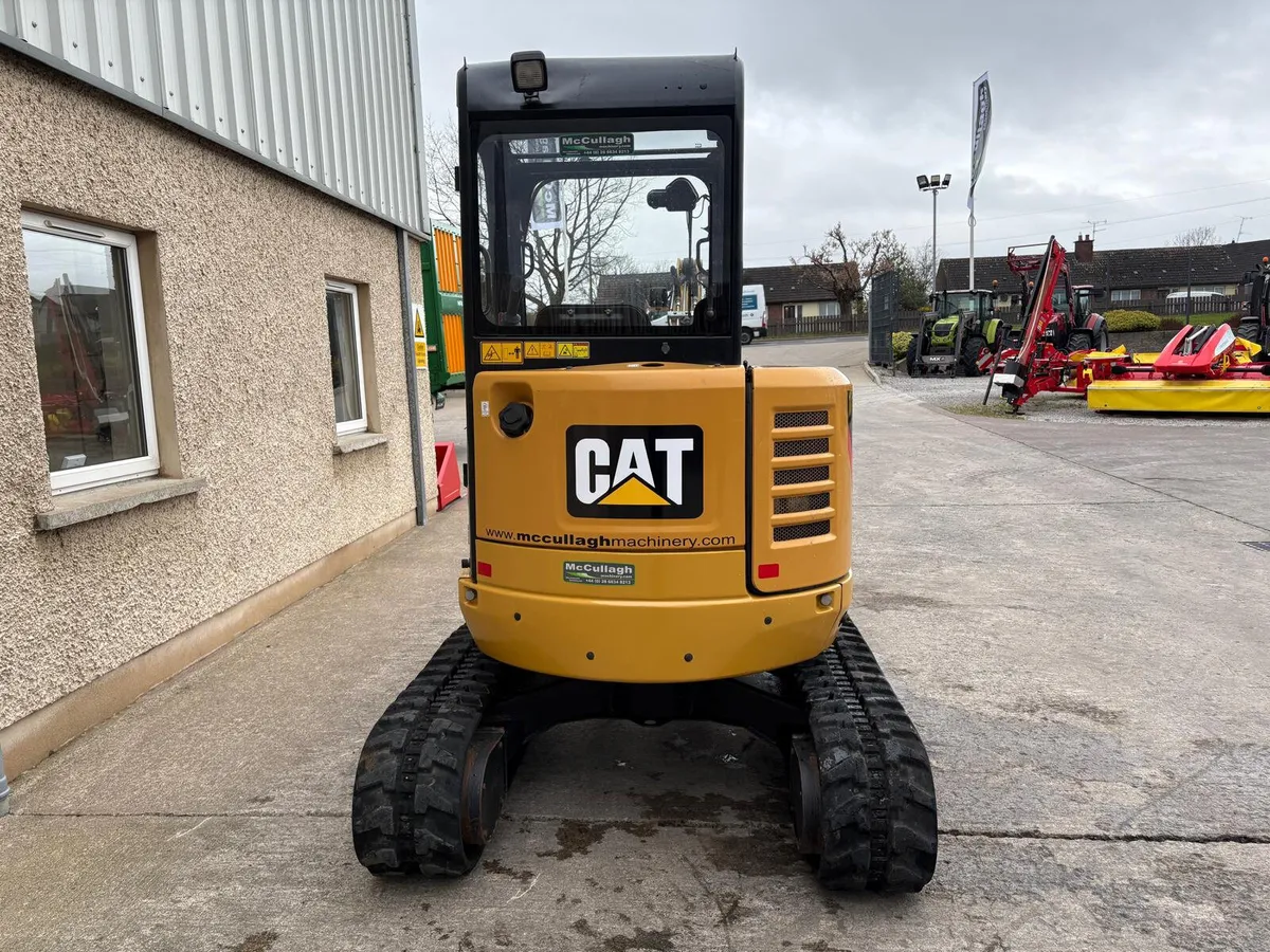 2014 CAT 302.7D 2.7 Tonne Mini Digger - Image 3
