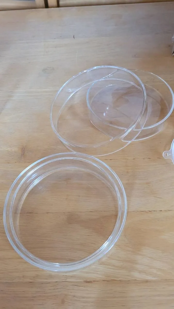 Glass lab equipment and tools. - Image 4