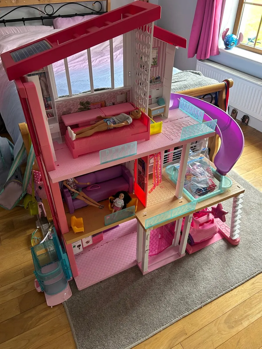 Barbie dream house with boat and aeroplane - Image 1