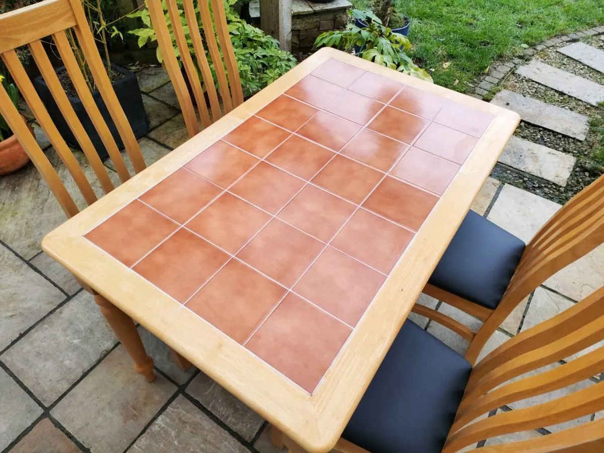 Kitchen dining table - Image 1