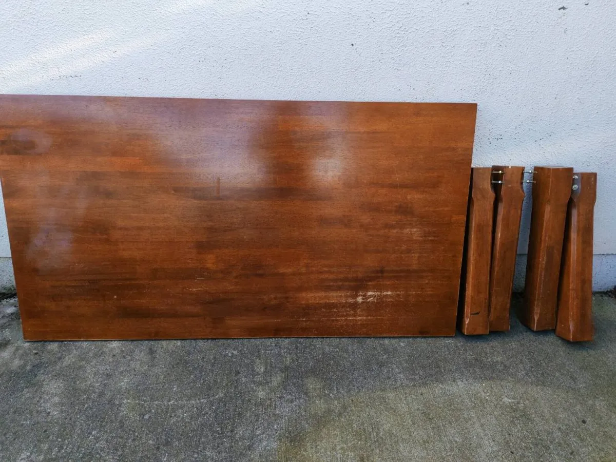 Large table - Image 4