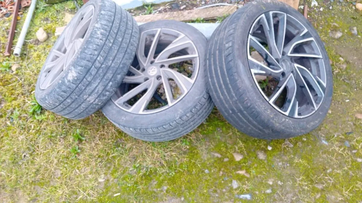 4 18 inch VW Passat alloys