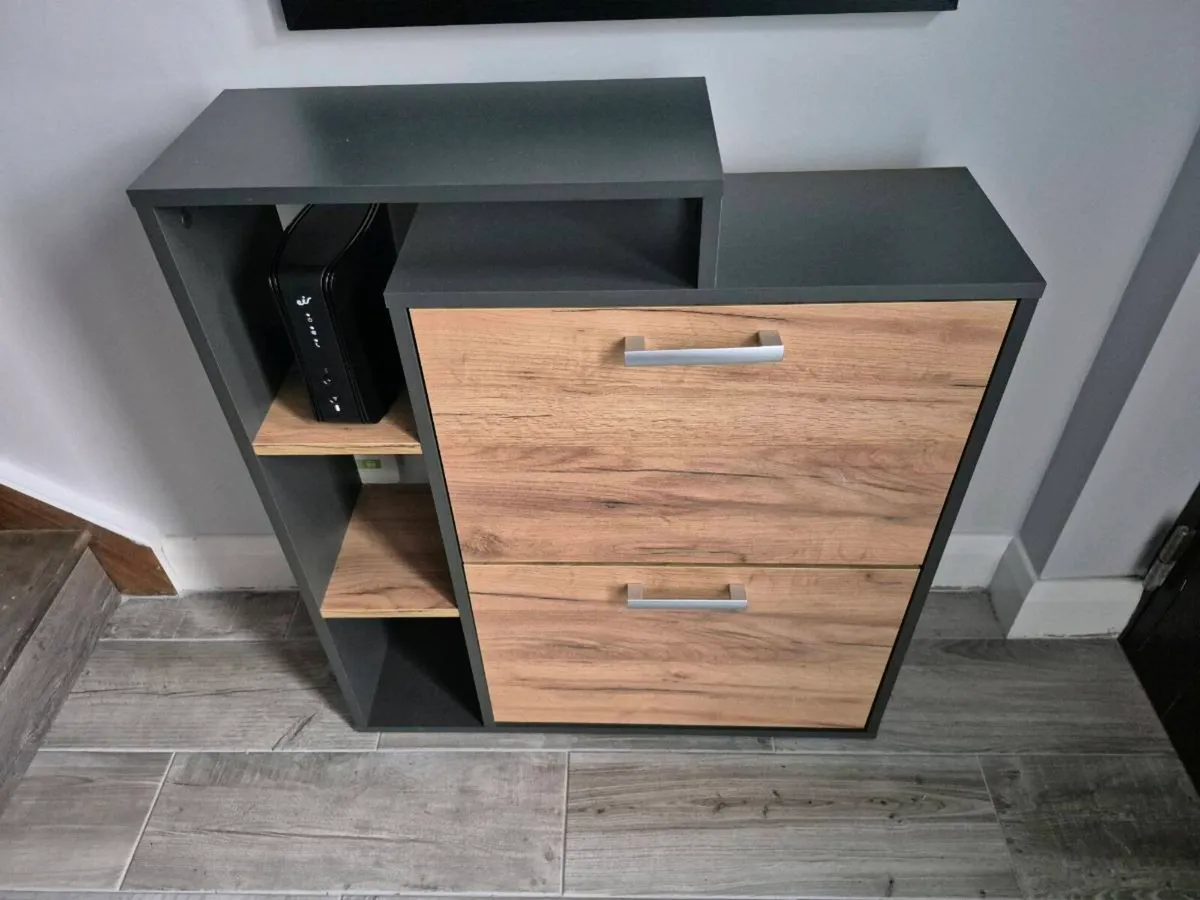 10 pair shoe storage cabinet - Image 1