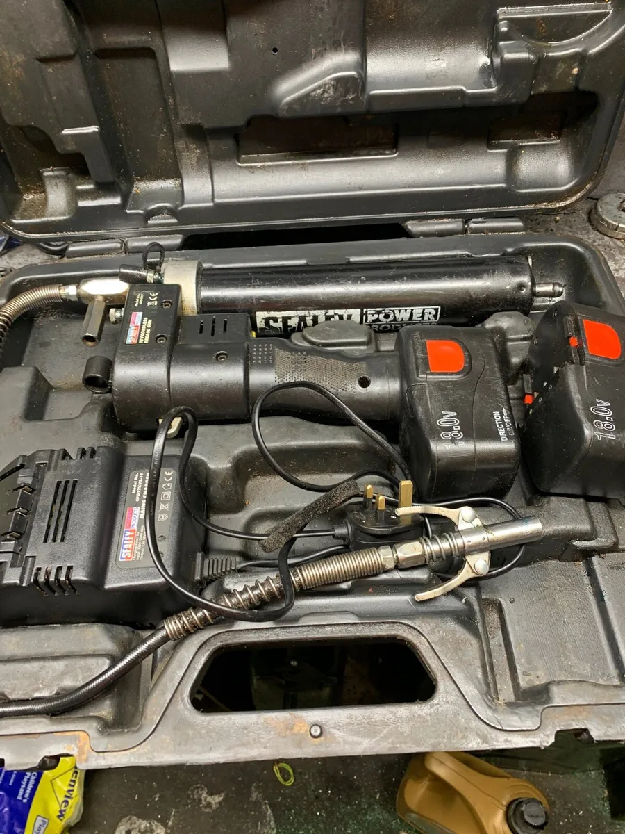 Battery grease gun - Image 1