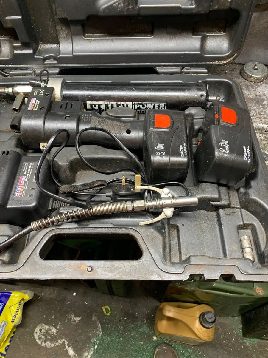 Battery grease gun - Image 2