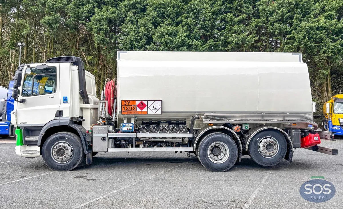 2021 DAF CF 370 FAN Rigid Tanker - Image 2
