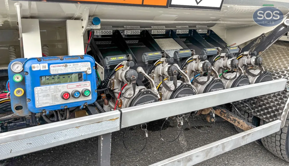 2021 DAF CF 370 FAN Rigid Tanker - Image 3