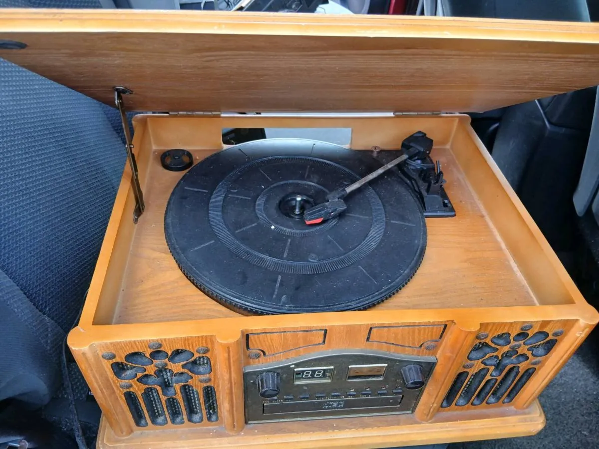 Old record player - Image 2