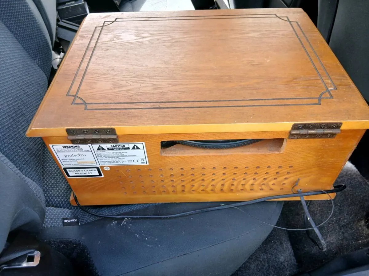 Old record player - Image 3