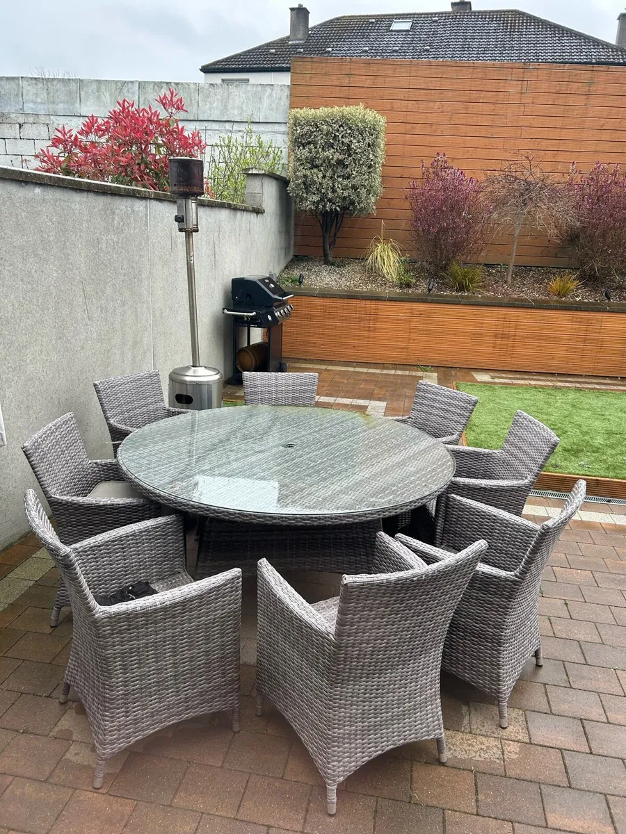 Rattan furniture - Image 2