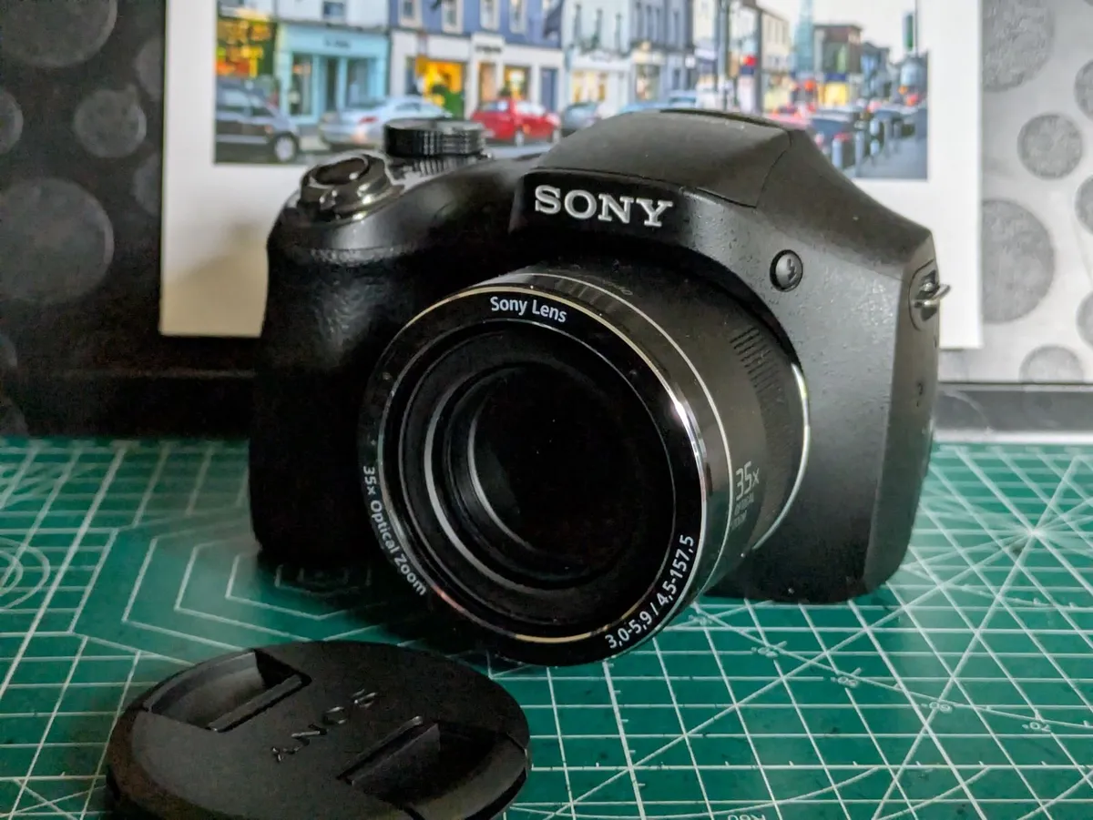 Sony Cyber-shot 20MP Super HAD CCD🌈digital camera - Image 2