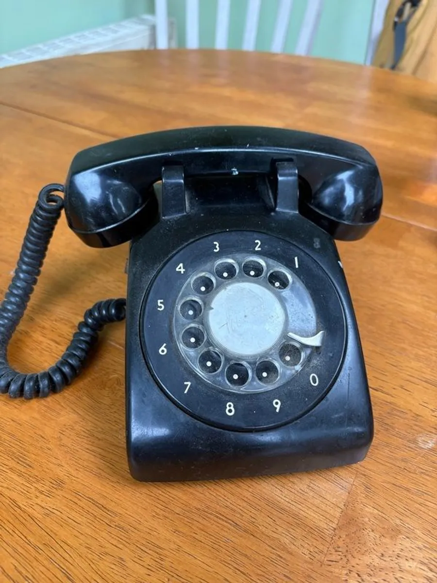 1970's telephone - Image 1