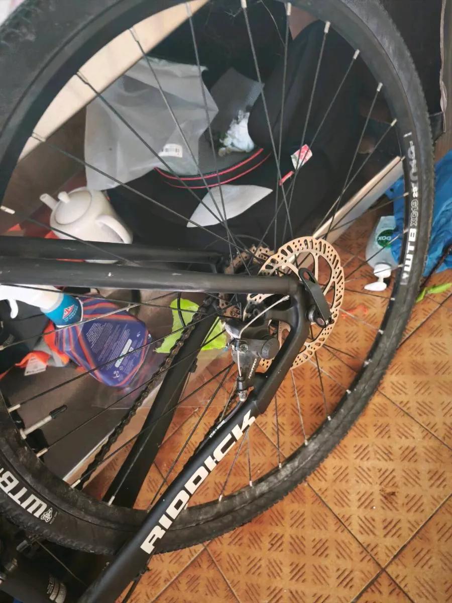 Mens large riddick bike new tyres good condition - Image 4