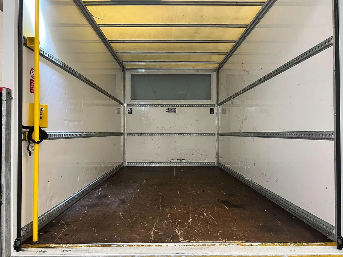 2023 Ford Transit Luton Box Van - Image 3