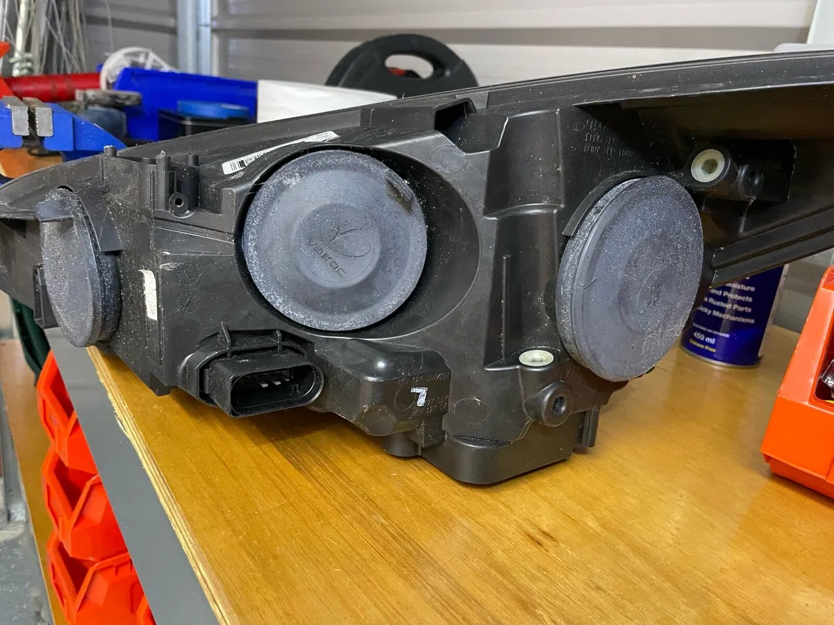 MK3 Ford Focus RH Headlight - Image 1