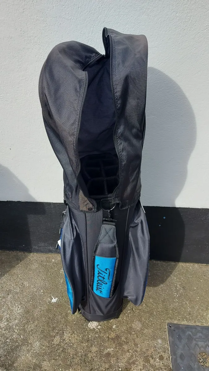 Titleist Golf Bag - Image 1